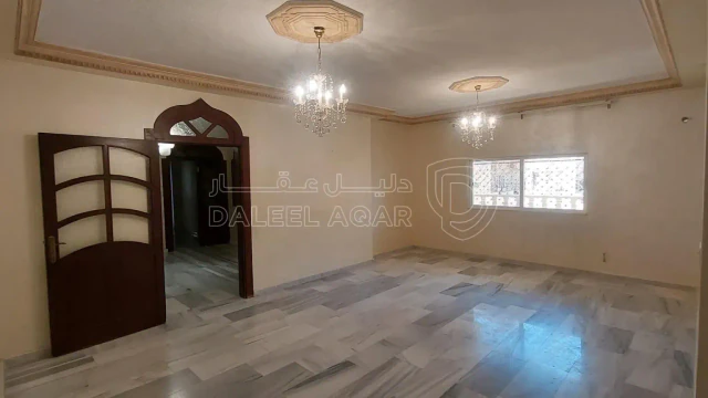 شقة - شقة للبيع من المالك مباشرة طابق ثاني مساحة 165م² - 51000 دأ