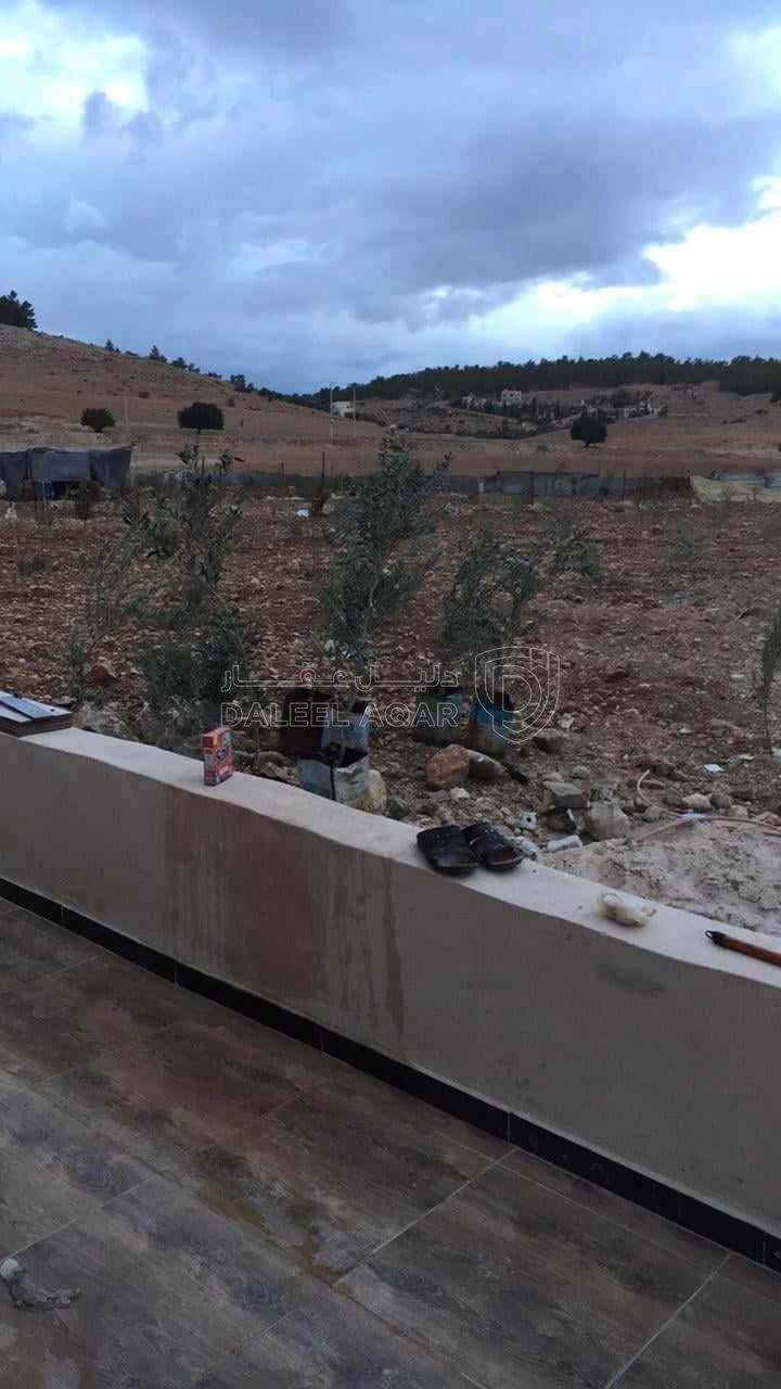 أرض في المدور طريق جرش المفرق قرب مقبرة العموش - 30,000 دأ - صورة 1