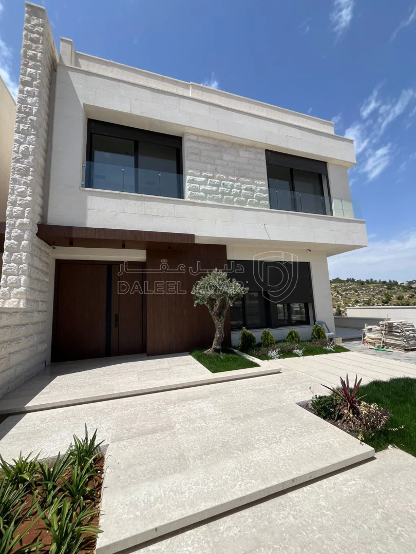 فيلا/منزل في فيلا للبيع في دابوق بتشطيب فندقي - 800,000 دأ - صورة 1