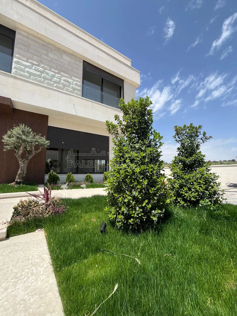 فيلا/منزل في فيلا للبيع في دابوق بتشطيب فندقي - 800,000 دأ - صورة 1