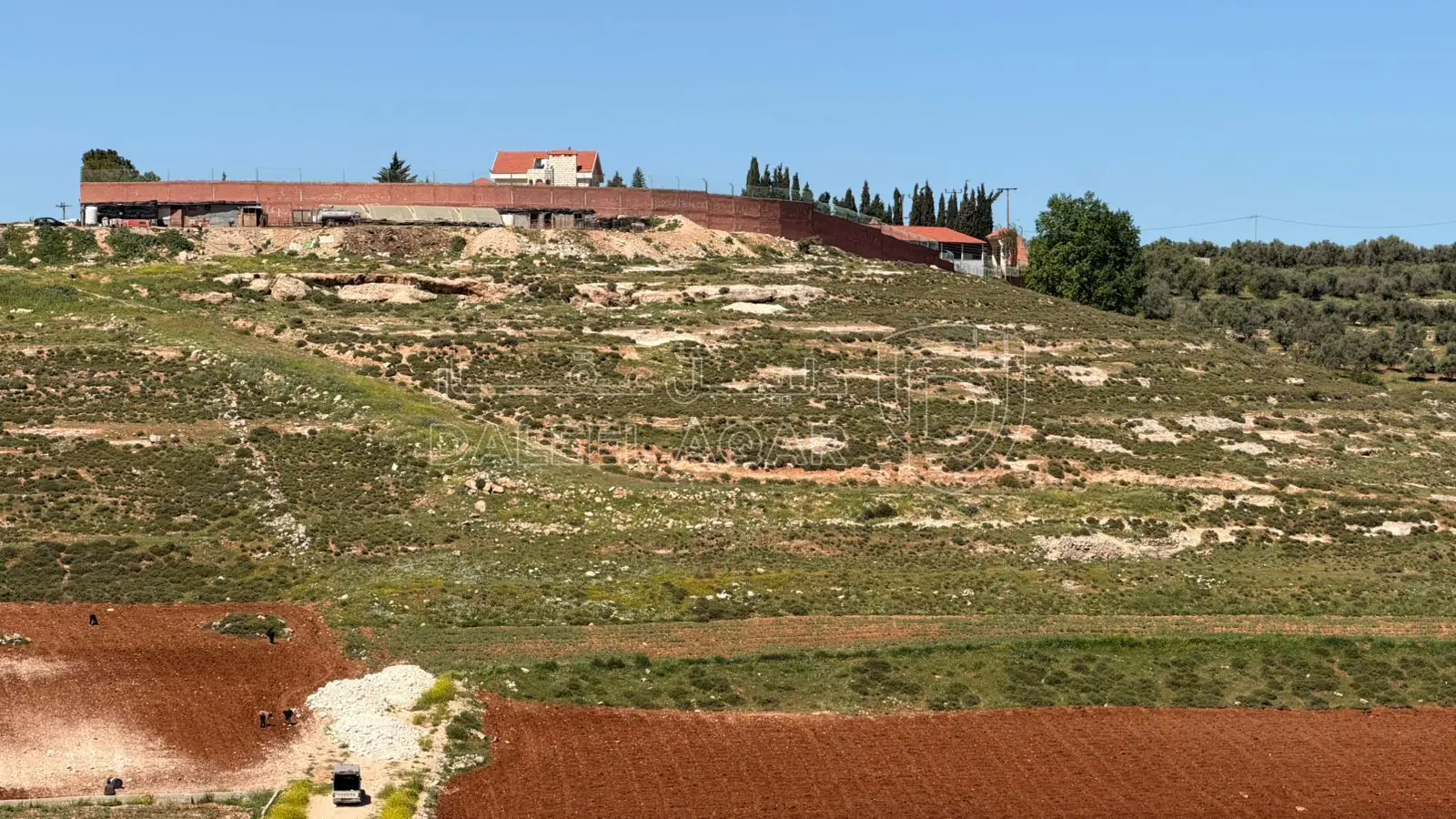 أرض في ارض سكنية - 352,000 دأ - صورة 1