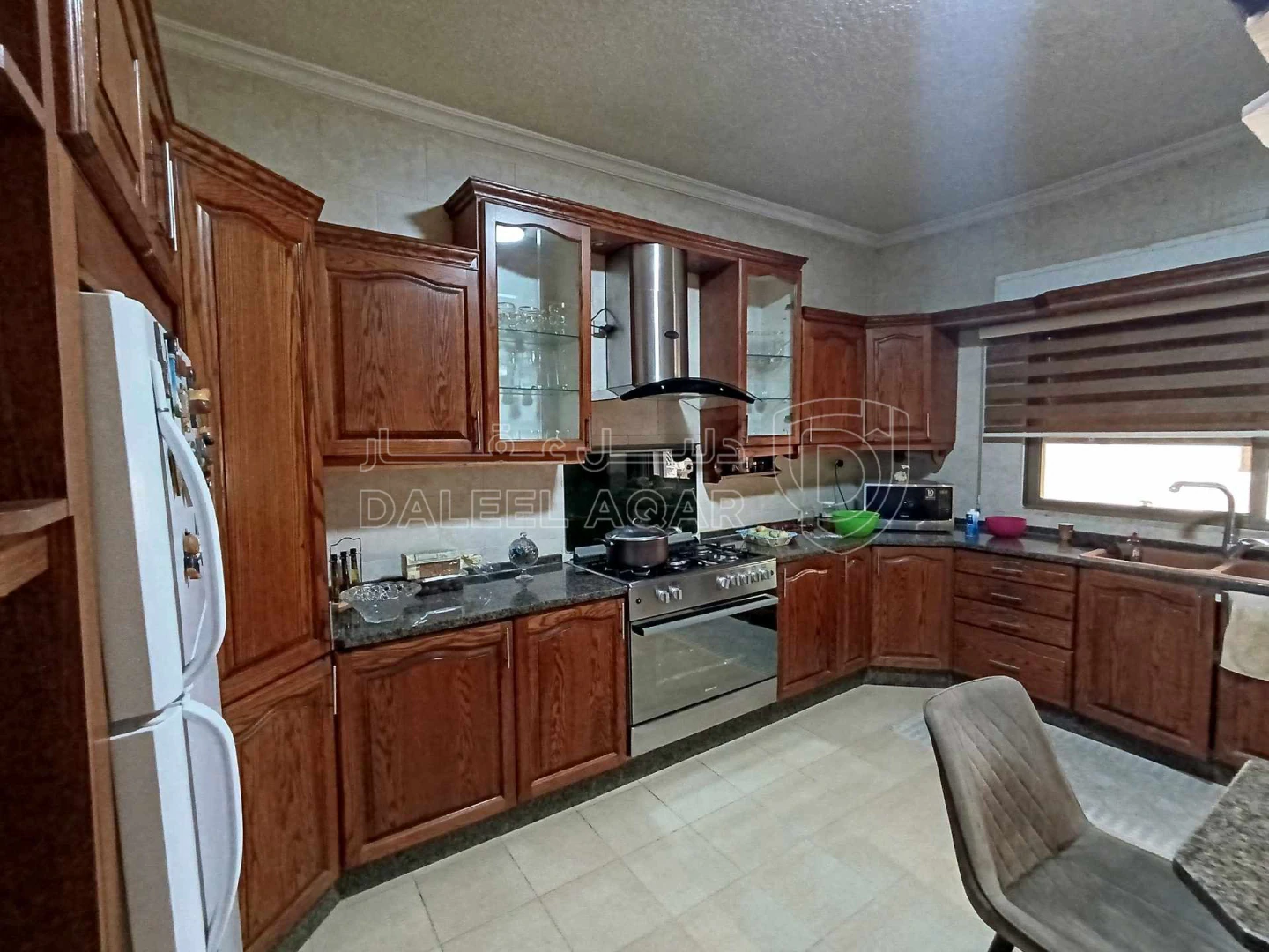 شقة في عمان، ضاحية الرشيد، شارع ابان بن عفان - 95,000 دأ - صورة 1