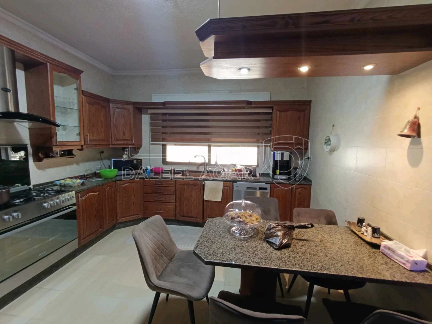 شقة في عمان، ضاحية الرشيد، شارع ابان بن عفان - 95,000 دأ - صورة 1