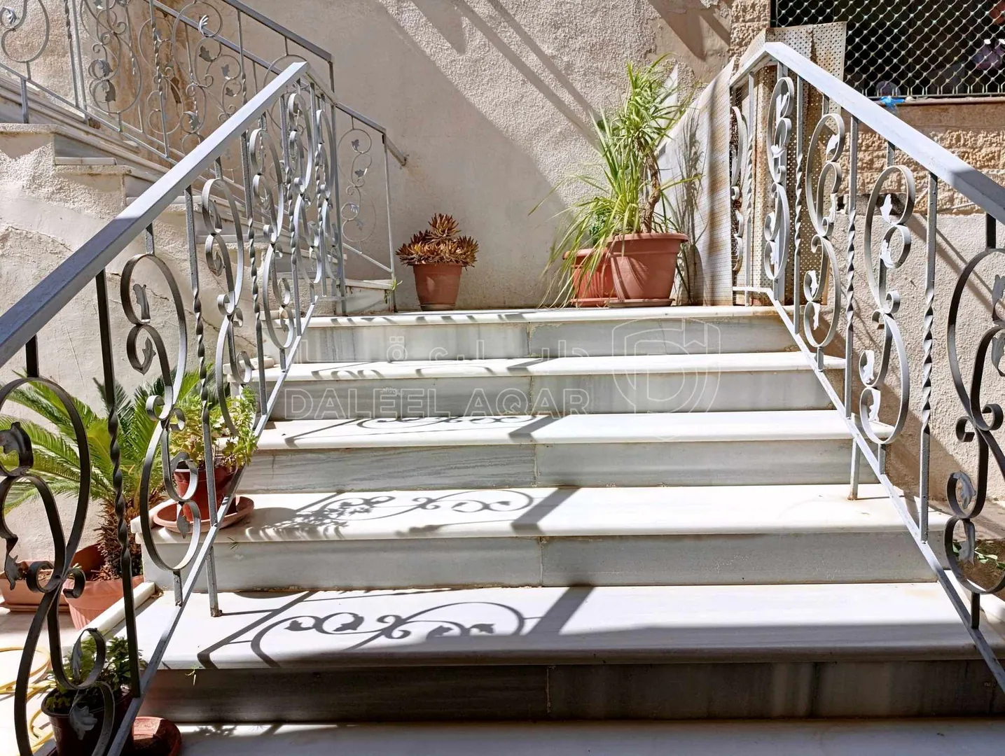 شقة في عمان، ضاحية الرشيد، شارع ابان بن عفان - 95,000 دأ - صورة 1