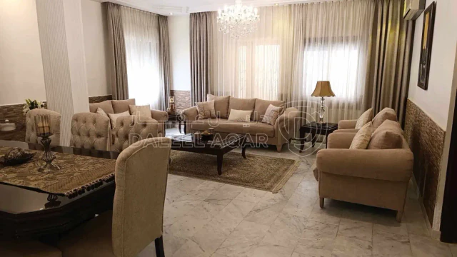 شقة - عمان، ضاحية الرشيد، شارع ابان بن عفان - 95000 دأ