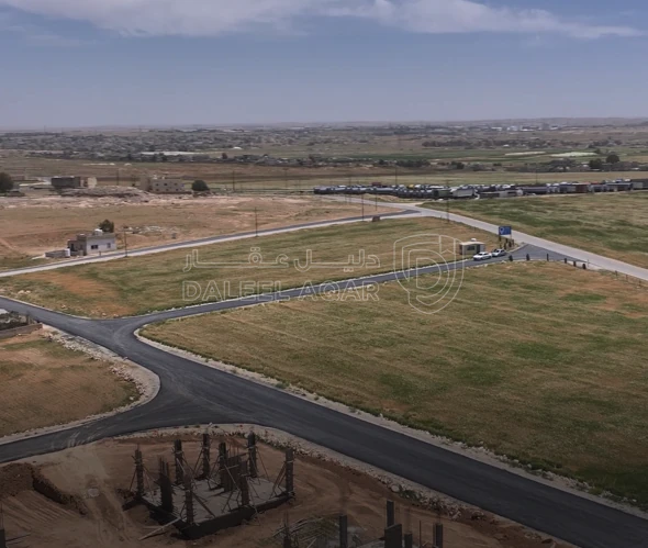 أرض في شارع المطار  - 85,000 دأ - صورة 1