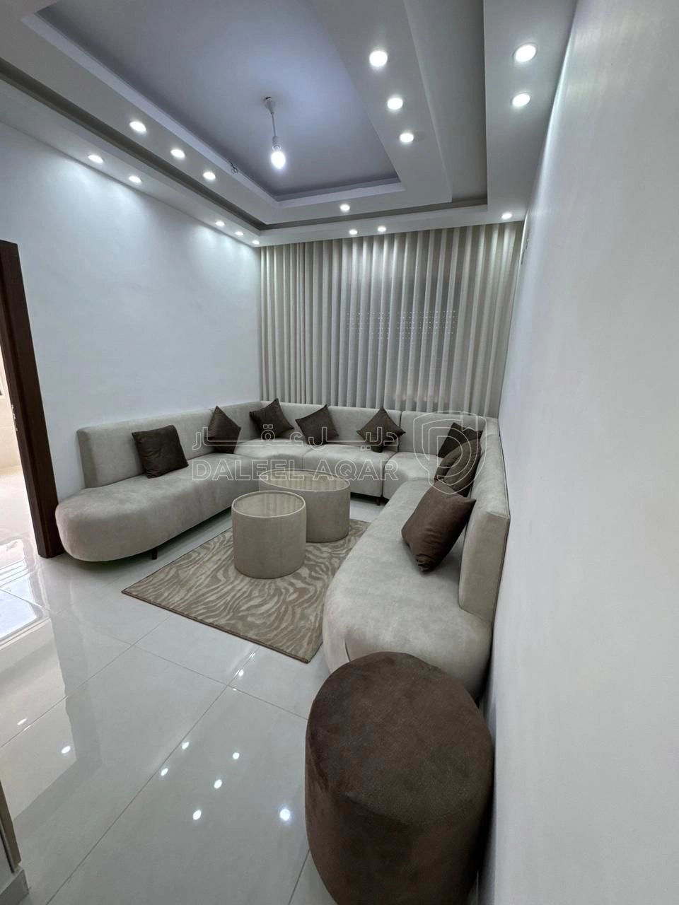 شقة في شارع الحكمه  - 55,000 دأ - صورة 1