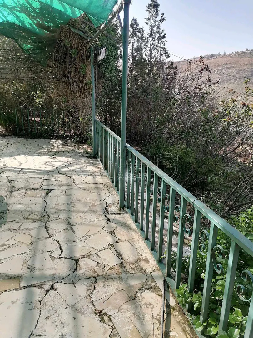 مزرعة/شاليه في السلط يرقا إسكان المهندسين ام زويتيه  - 65,000 دأ - صورة 1