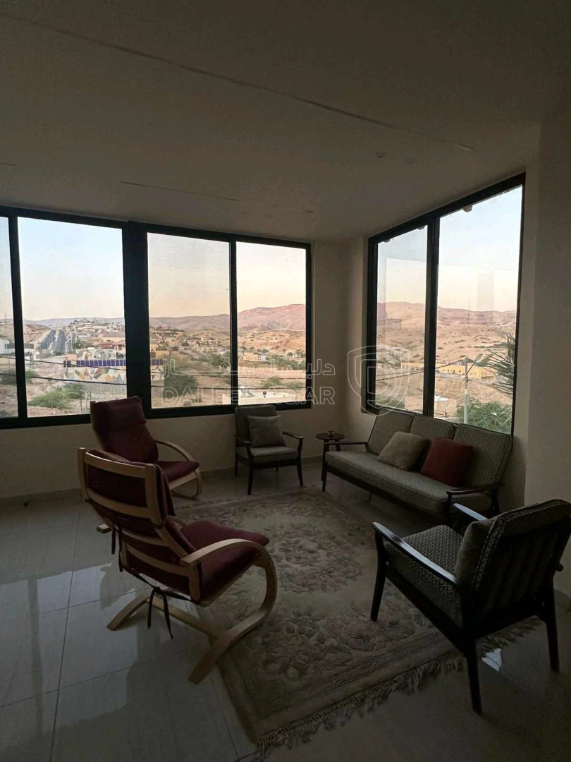 مزرعة/شاليه في طريق البحر الميت، ضاحية زهرة المدائن - 125,000 دأ - صورة 1