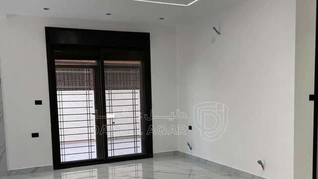 شقة - شفا بدران - مقابل ديوان السويلمين  - 77000 دأ