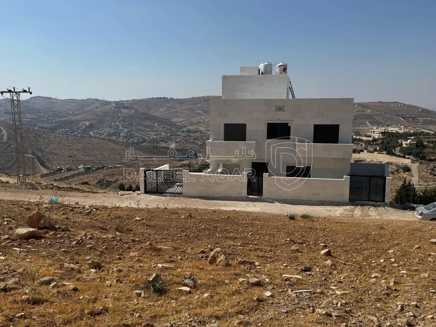 فيلا/منزل في فيلا عظم قيد الإنشاء  - 275,000 دأ - صورة 1