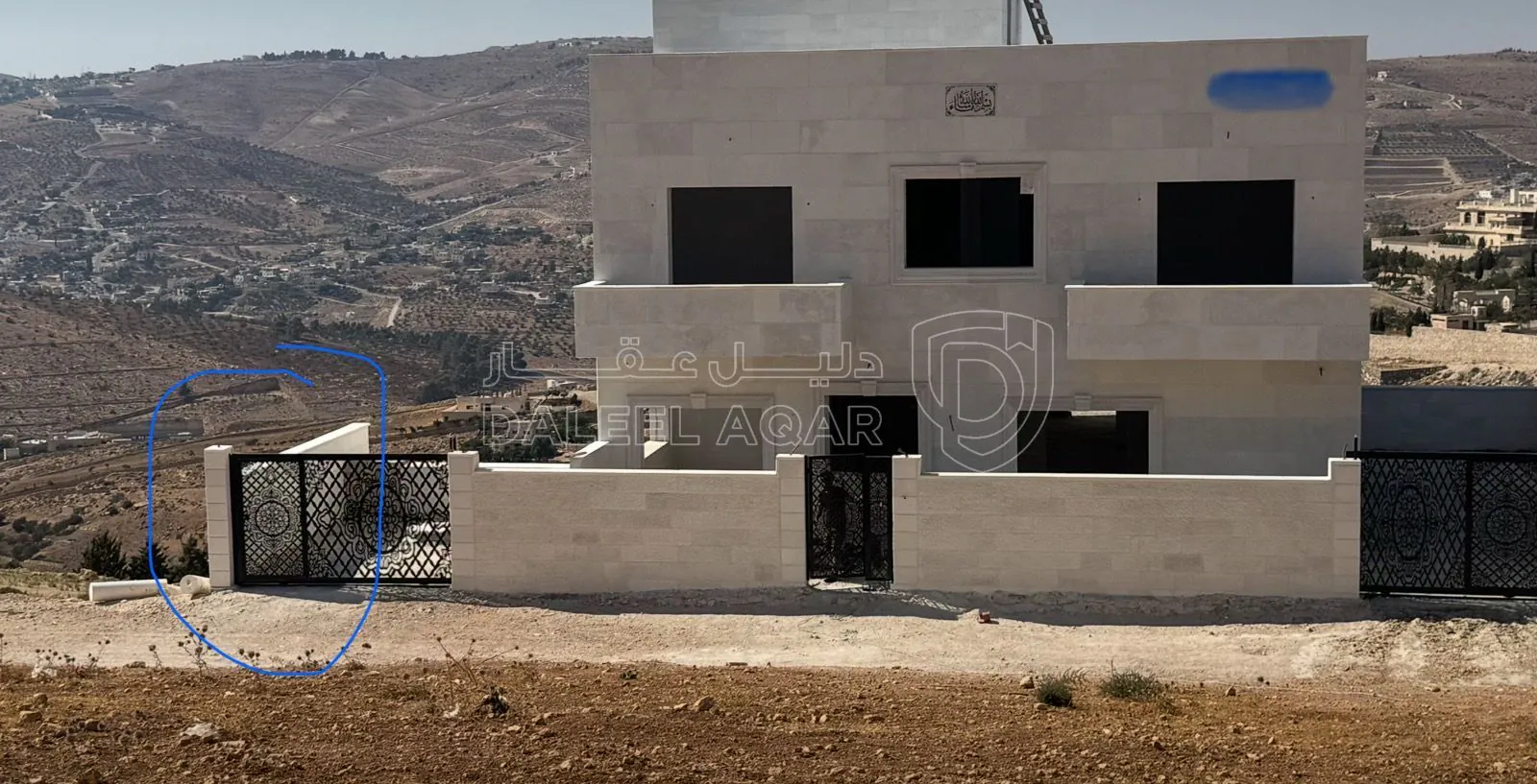 فيلا/منزل في فيلا عظم قيد الإنشاء  - 215,000 دأ - صورة 1