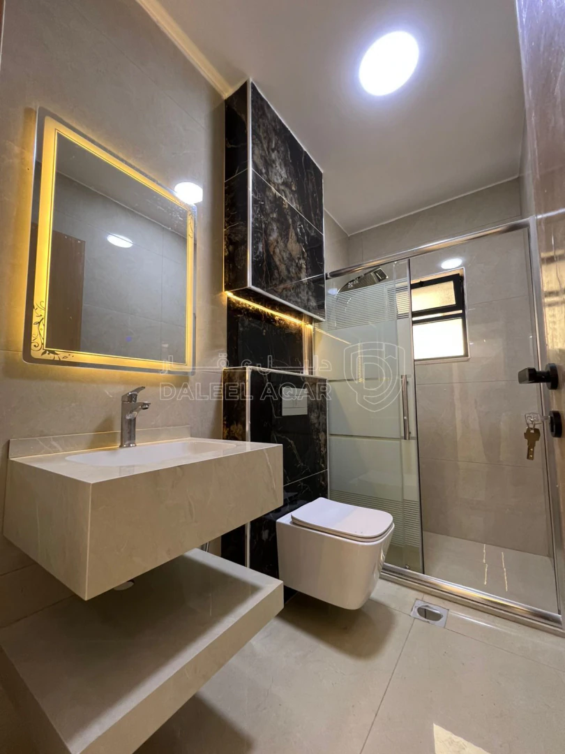 شقة في عمان - شارع الاستقلال  - 65,000 دأ - صورة 1