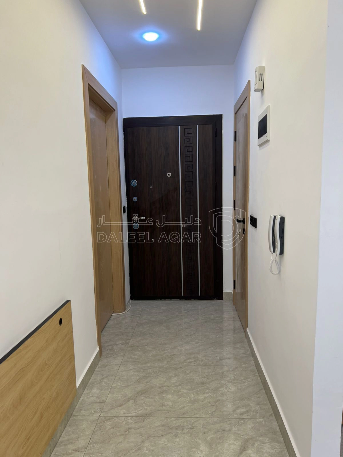 شقة في عمان - شارع الاستقلال  - 65,000 دأ - صورة 1