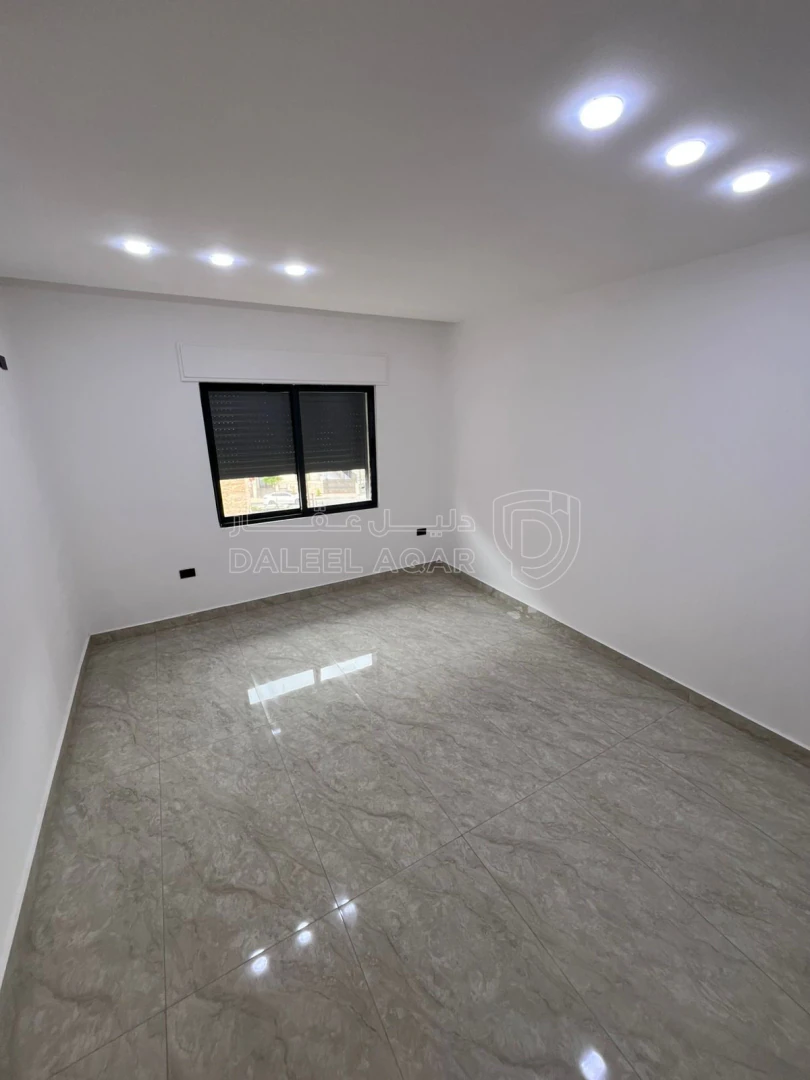 شقة في عمان - شارع الاستقلال  - 65,000 دأ - صورة 1