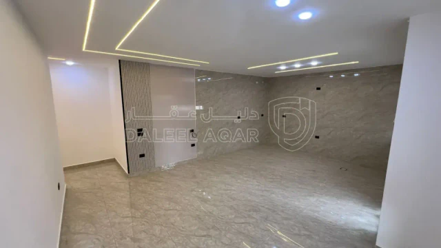 شقة - عمان - شارع الاستقلال  - 65000 دأ