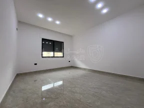شقة في عمان - شارع الاستقلال  - 65,000 دأ - صورة NaN