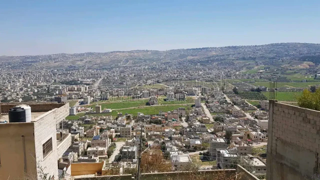 أرض - ارض سكنية للبيع مطله وعلى شارعين - 18500 دأ