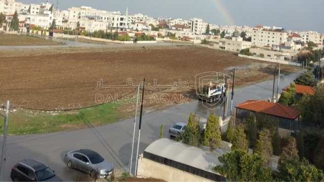 شقة في الشقه الشرقية طابق ثالث  - 68,000 دأ - صورة 1