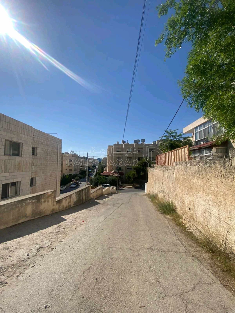 فيلا/منزل في خلف محكمة شمال عمان  - 320,000 دأ - صورة 1