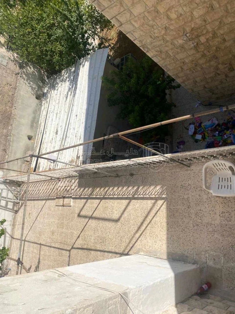 فيلا/منزل في خلف محكمة شمال عمان  - 320,000 دأ - صورة 1