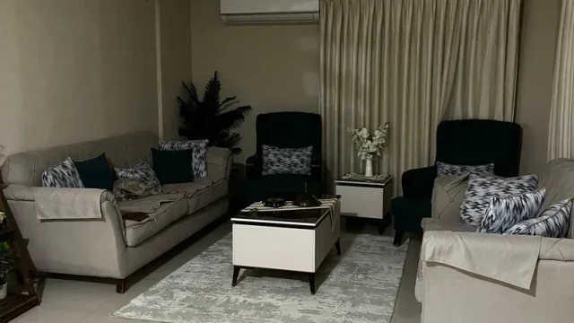 شقة - شارع شرحبيل بن حسنة - 60000 دأ
