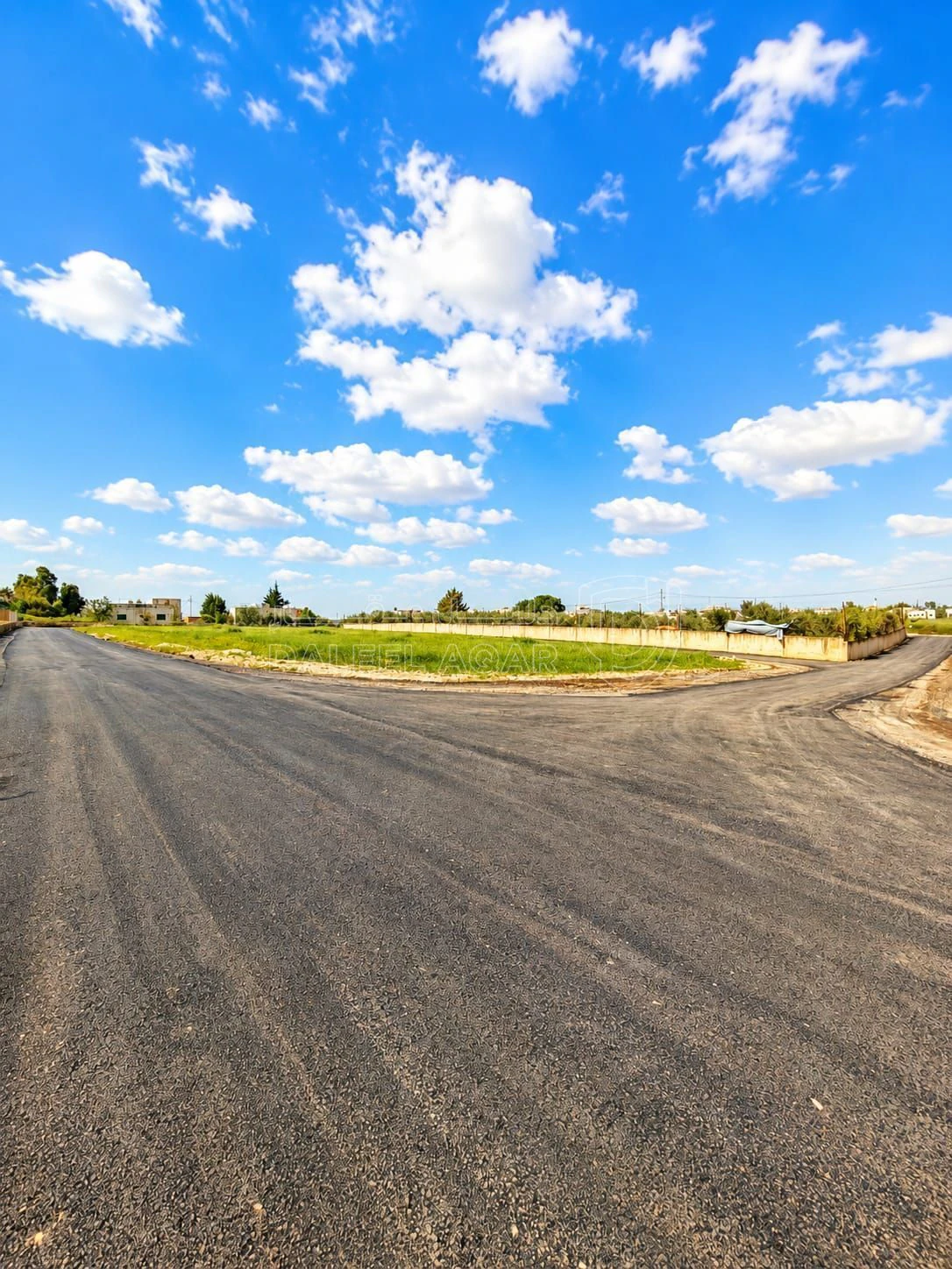 أرض في 500 م بمحاذاة شارع مادبا الغربي منبسطة سهلة للبناء - 44,000 دأ - صورة 7