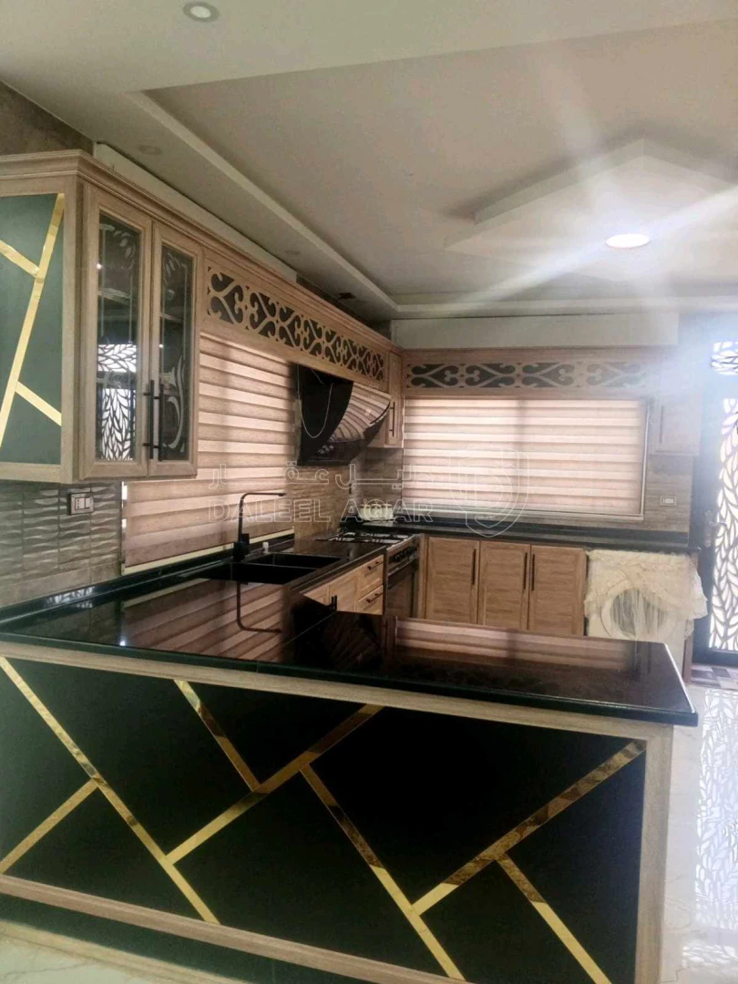 شقة في ماركا الجنوبية-المرقب-ربوة الحنيطي-شارع الرحاب  - 50,000 دأ - صورة 1