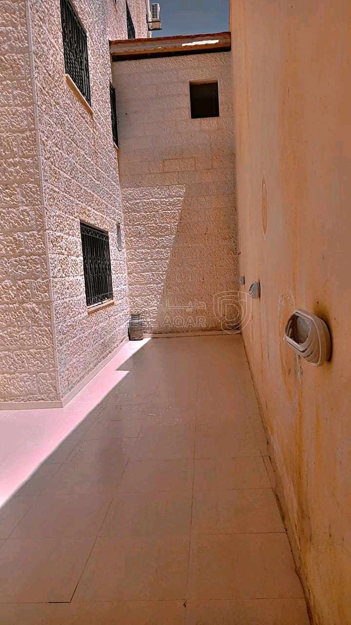 شقة في ماركا الجنوبية-المرقب-ربوة الحنيطي-شارع الرحاب  - 50,000 دأ - صورة 1