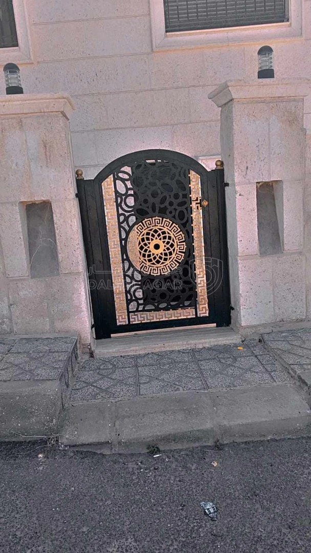 شقة في ماركا الجنوبية-المرقب-ربوة الحنيطي-شارع الرحاب  - 50,000 دأ - صورة 1