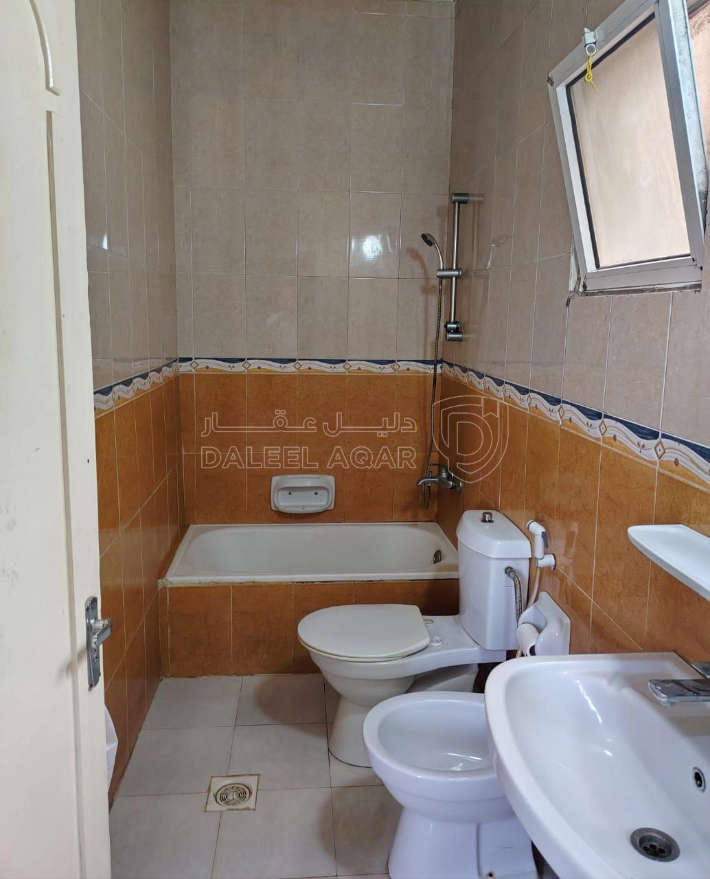 شقة في عمان حوض عرجان مقابل هيئة الأوراق المالية - 68,000 دأ - صورة 1
