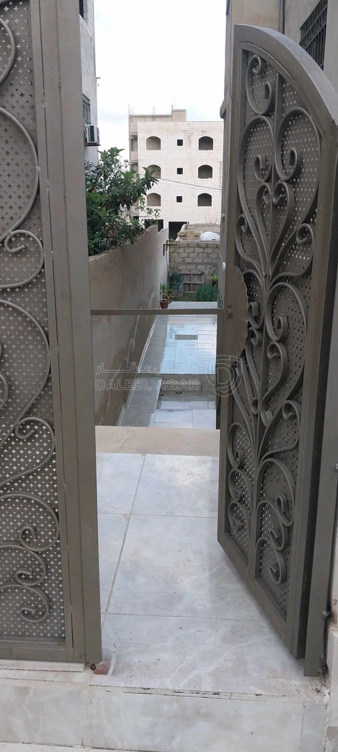 فيلا/منزل في عين الباشا إسكان الفروسية  - 100,000 دأ - صورة 1