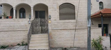 فيلا/منزل في عين الباشا إسكان الفروسية  - 100,000 دأ - صورة NaN