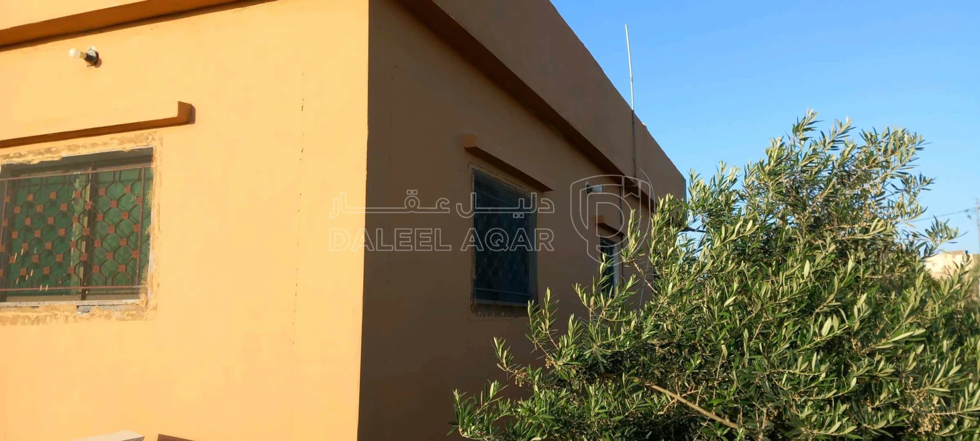 فيلا/منزل في ذيبان المثلوثة قريبة من حاجب الموجب ٣٠٠ متر   - 25,000 دأ - صورة 1