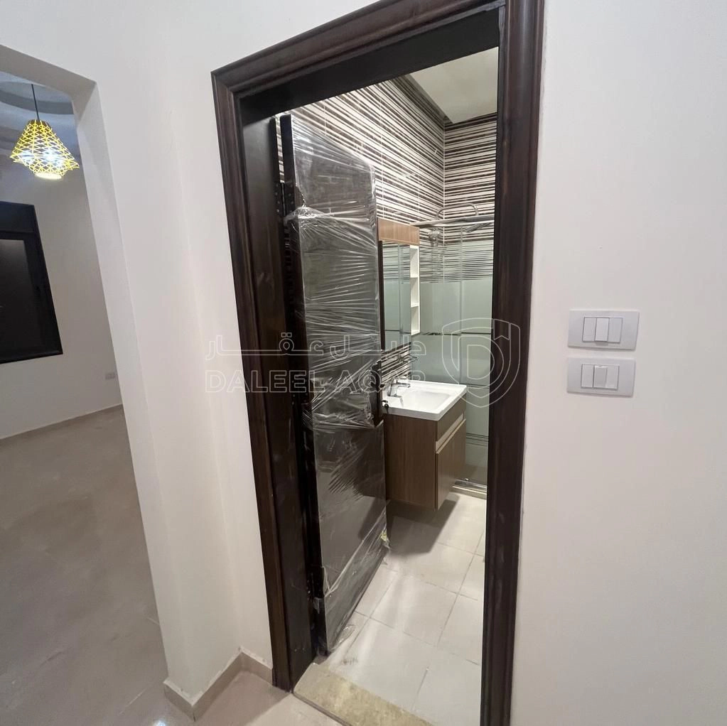 شقة في اربد - الحي الشرقي - شارع عبد الله البلوي - 60,000 دأ - صورة 1