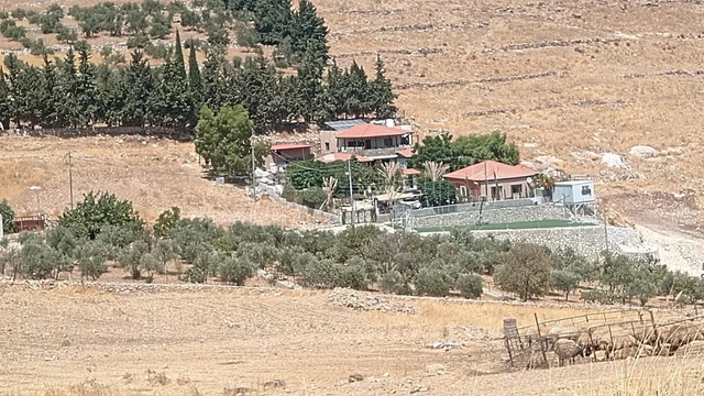 أرض في السلط نقب الدبور الفزرة - 190,000 دأ - صورة NaN