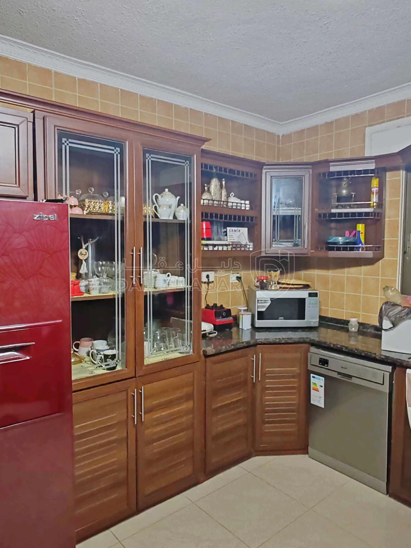 شقة في عمان طبربور مقابل كلية الشهيد فيصل العسكرية شارع   - 71,000 دأ - صورة 1