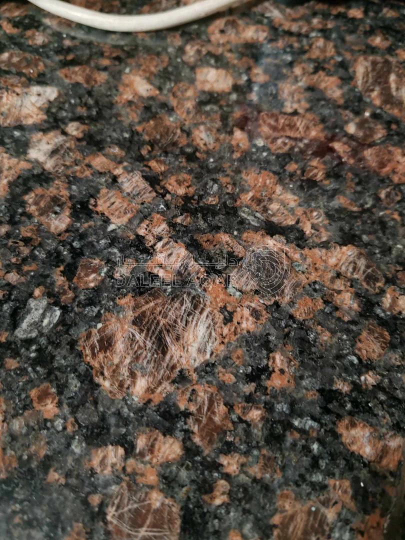 شقة في عمان طبربور مقابل كلية الشهيد فيصل العسكرية شارع   - 71,000 دأ - صورة 1