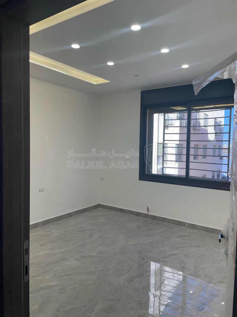 شقة في عمان ام زويتينه قرب مدارس الرواد - 80,000 دأ - صورة 1