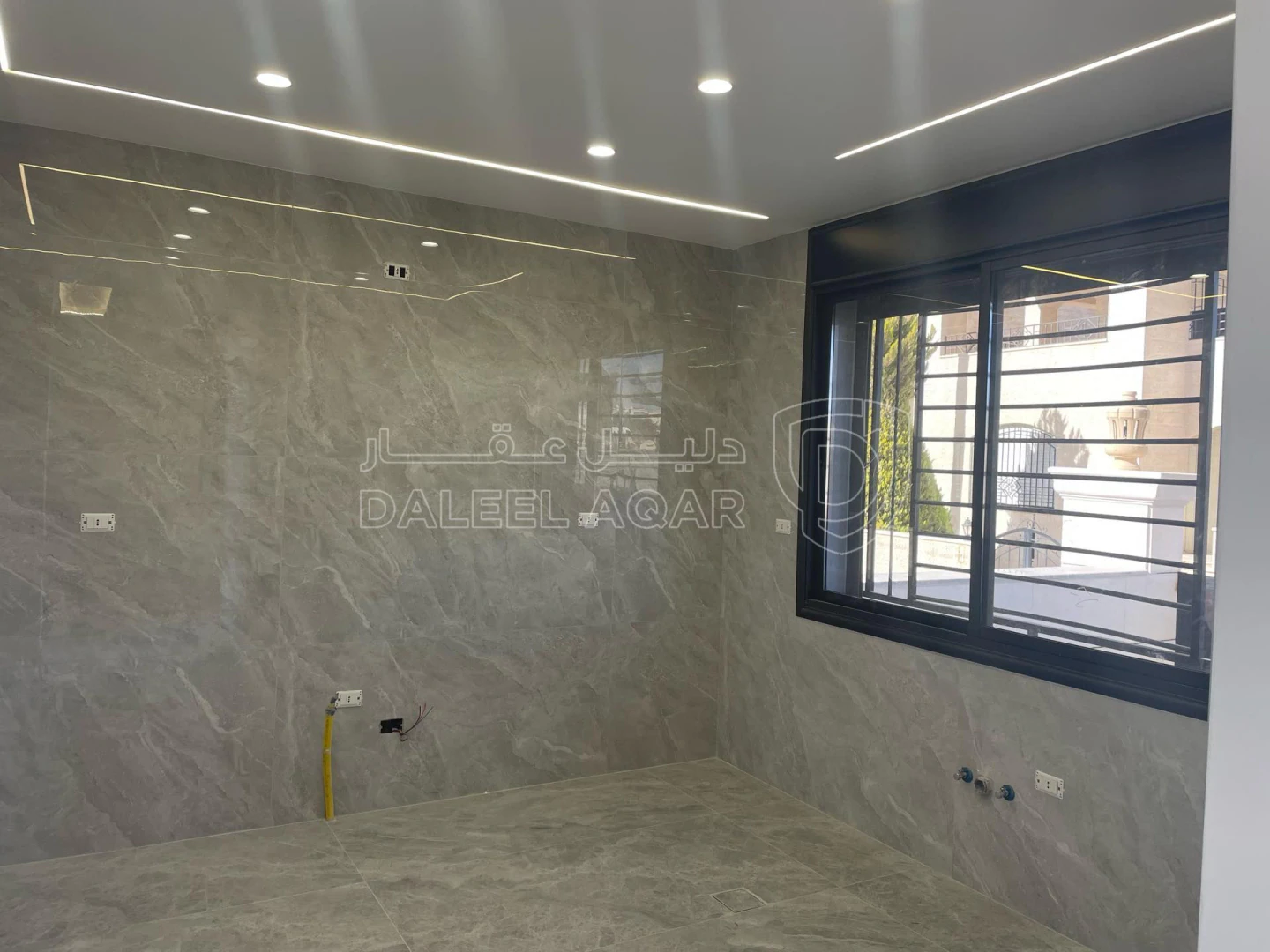 شقة في عمان ام زويتينه قرب مدارس الرواد - 80,000 دأ - صورة 1