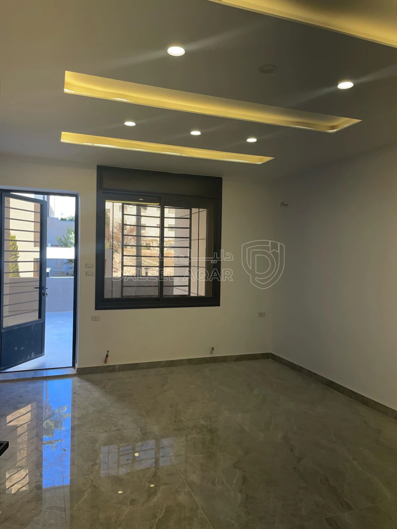 شقة في عمان ام زويتينه قرب مدارس الرواد - 80,000 دأ - صورة 1