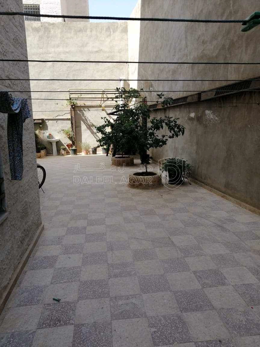 شقة في عين الباشا حي الأمير علي  - 60,000 دأ - صورة 1