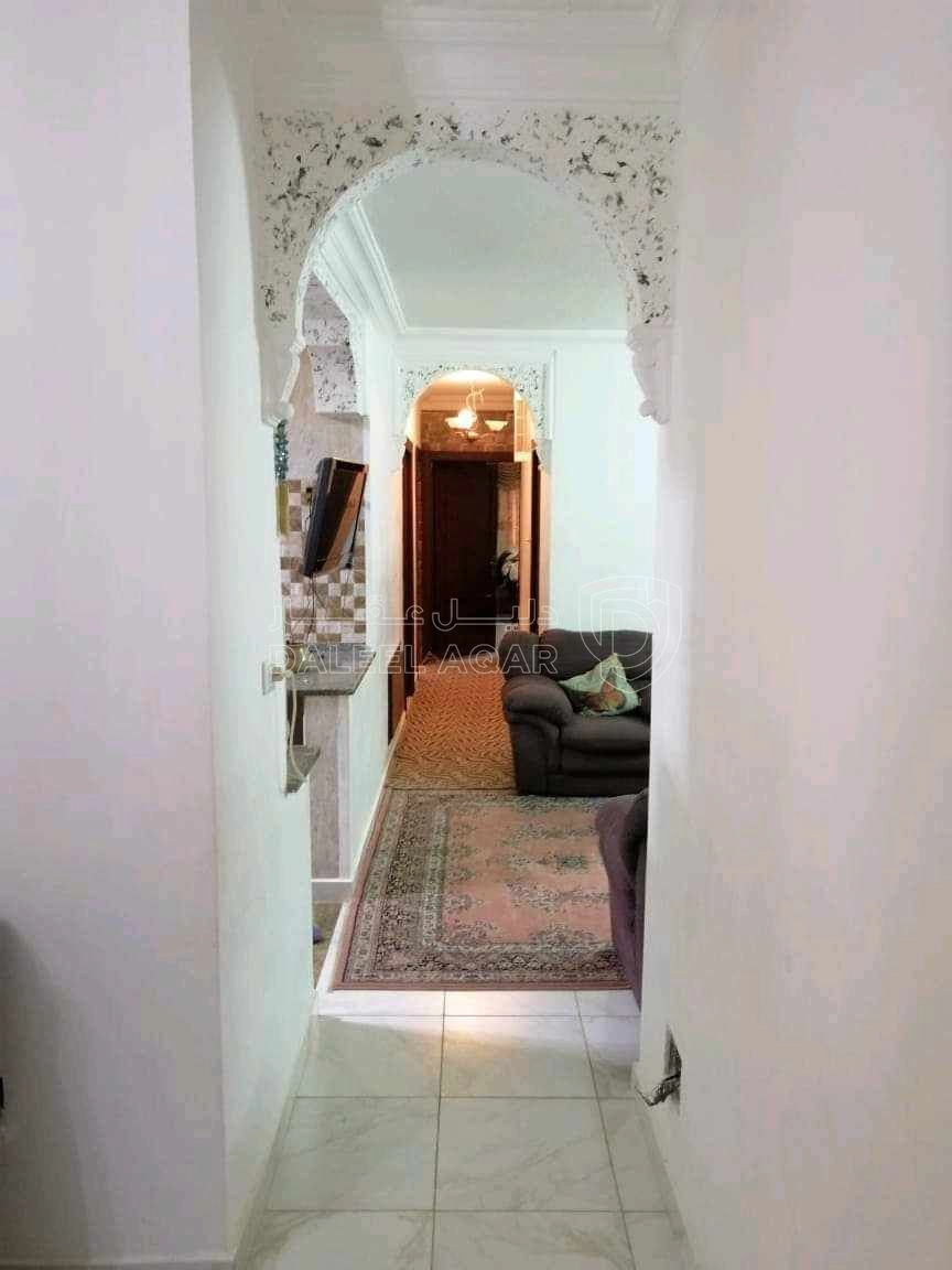 شقة في عين الباشا حي الأمير علي  - 60,000 دأ - صورة 1