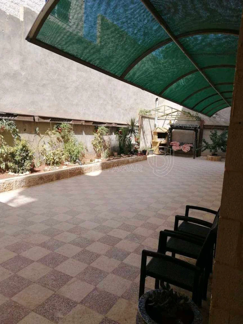 شقة في عين الباشا حي الأمير علي  - 60,000 دأ - صورة 1