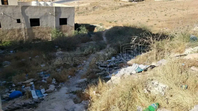 أرض في ماركا / المغيرات بجانب مسجد الحرمين - 23,000 دأ - صورة 1