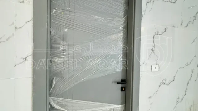 شقة -  قرب جامعة البتراء- طريق المطار (طريق&nbsp;الخدمات) - 110000 دأ