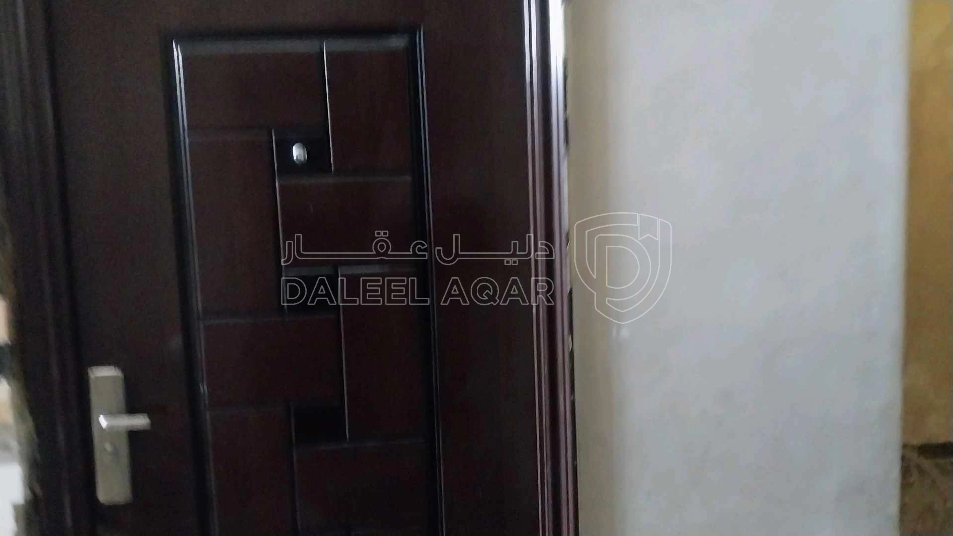 شقة في الزرقاء الجديدة مقابل مدارس الذكاء الدولية  - 45,000 دأ - صورة 1