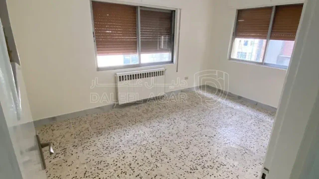 شقة - جبل الحسين - شمال مبنى شركة مياهنا - 170000 دأ