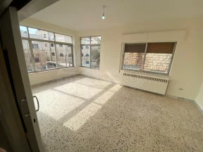 شقة في جبل الحسين - شمال مبنى شركة مياهنا - 170,000 دأ - صورة NaN