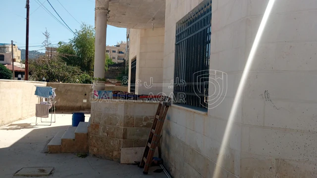 فيلا/منزل في عمان عين الباشا اسكان قاقيش مقابل مسجد الفاروق  - 105,000 دأ - صورة NaN
